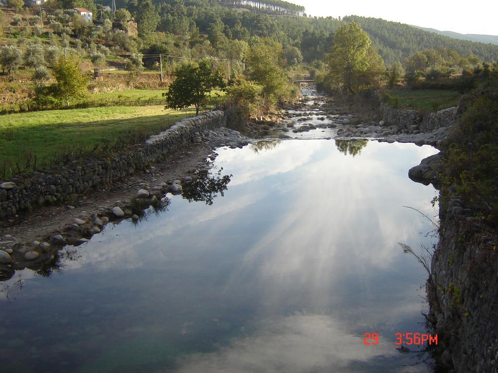 Casa Do Adro - Serra Da Estrela Cortes do Meio Buitenkant foto